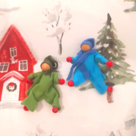 Vintage Handcrafted poseable Amish Dolls in handcrafted bag drawstring Pouch - Picture 9 of 16